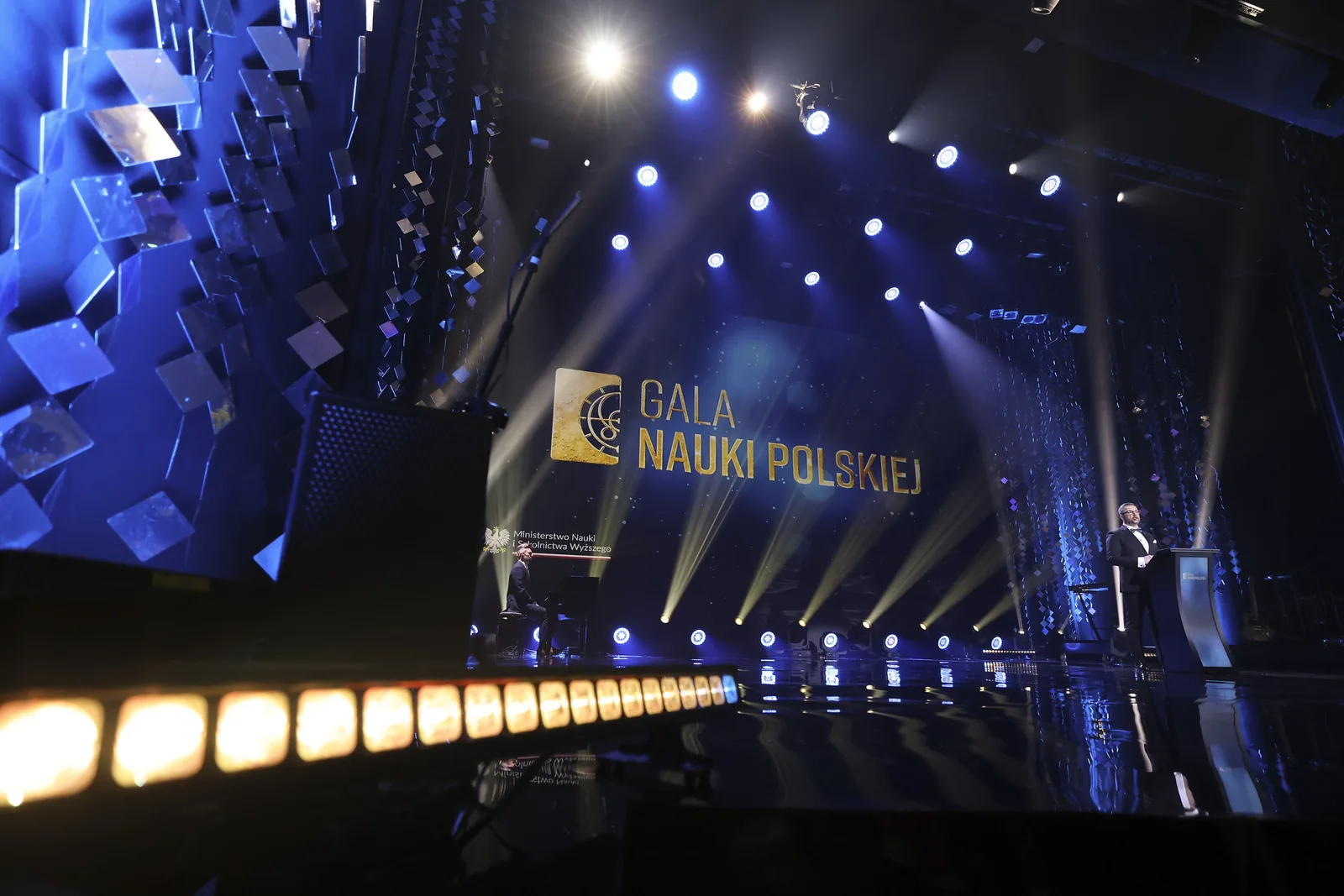 Gala Nauki Polskiej — scenografia Music Machines